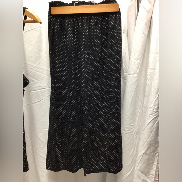Black Smocked Sleeveless Camisole Pajama - Picture 9 of 12